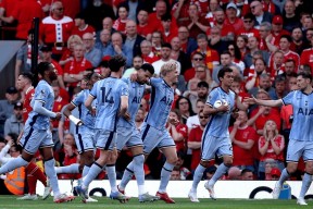 华体会官网-包含热刺轻取曼联，贝尔扑点救主世界杯的词条