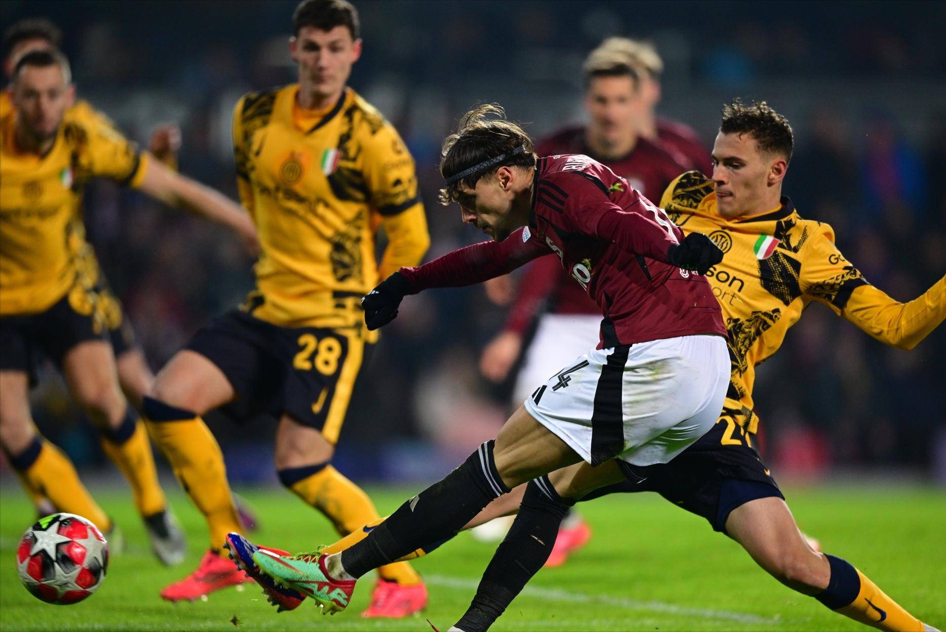 华体会官网-沃尔夫斯堡客场大胜，冲击欧冠资格的简单介绍  第2张