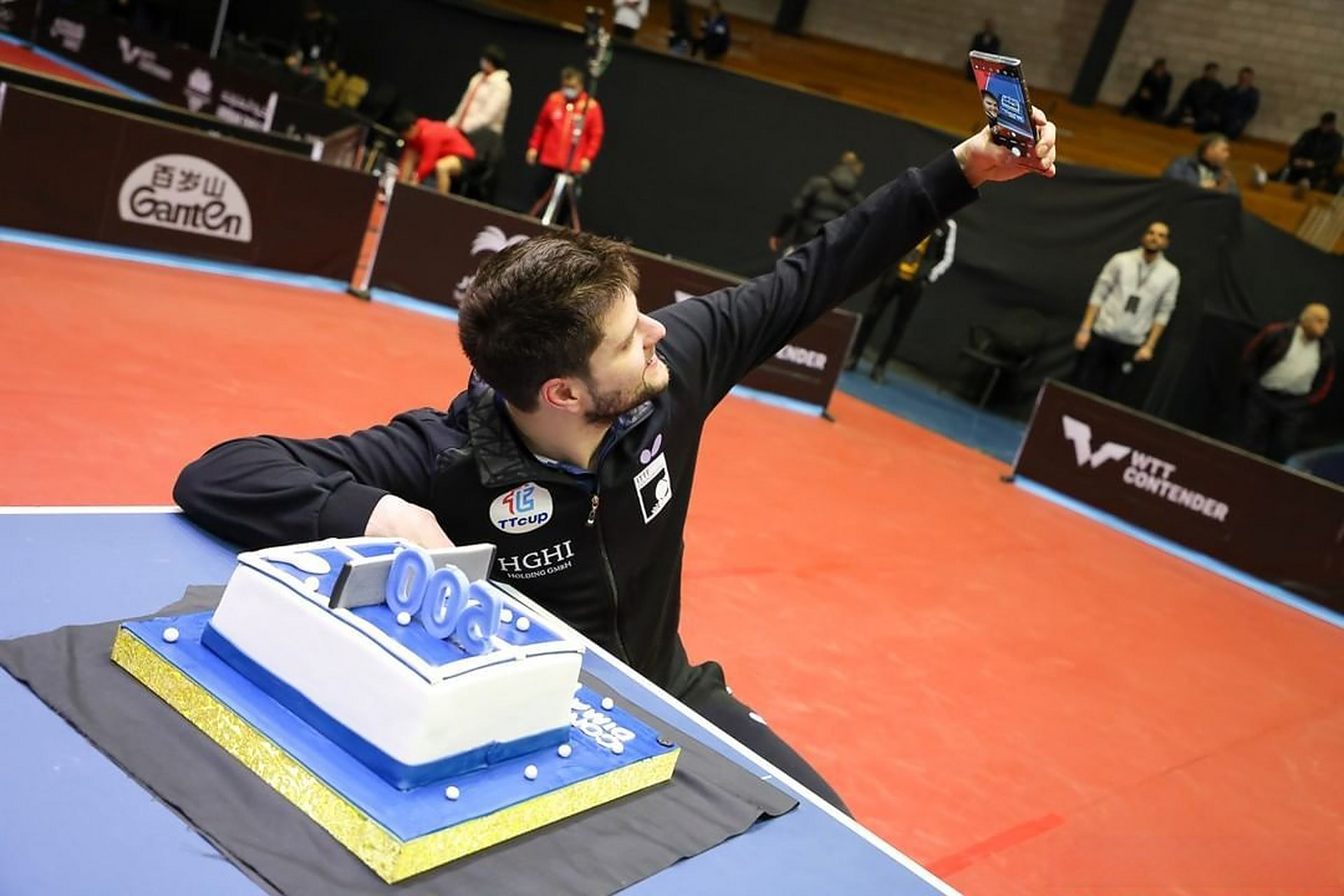 华体会官网-奥地利乒乓球队险胜英国乒乓球队，奥恰洛夫高光表现的简单介绍  第2张